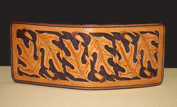 Wallet with leaves